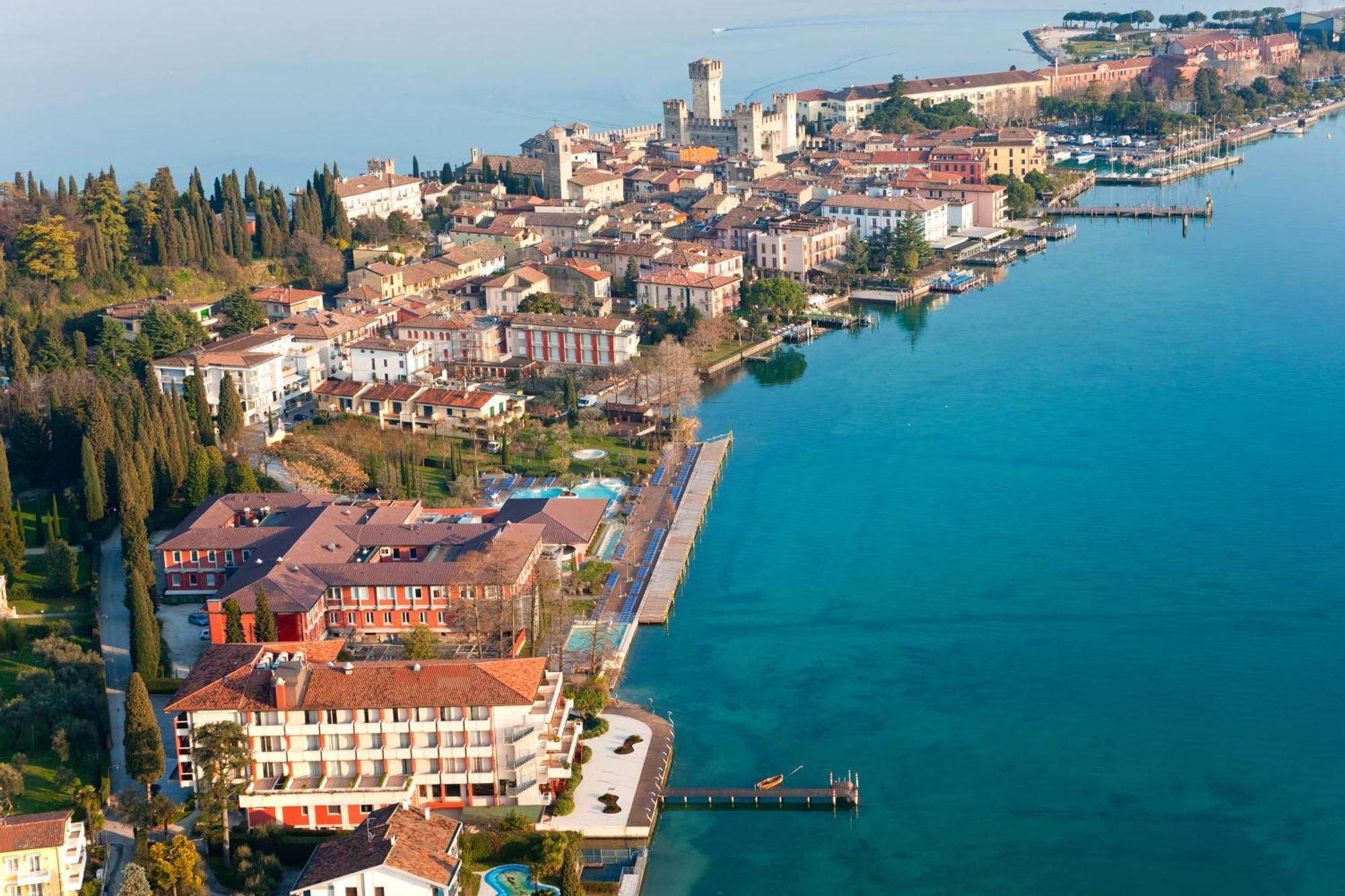 Casa Alpino Aparthotel Riva del Garda Ngoại thất bức ảnh
