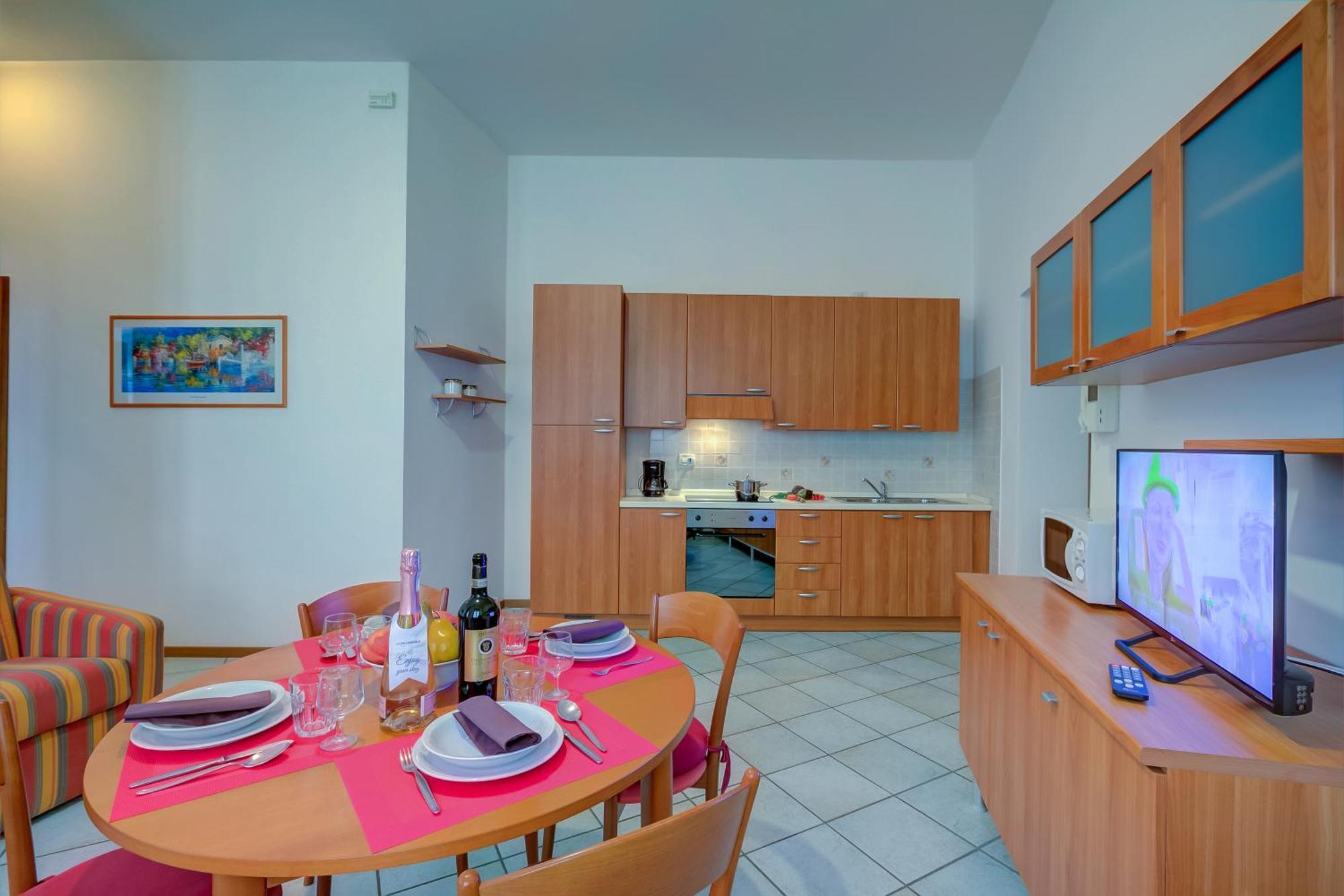 Casa Alpino Aparthotel Riva del Garda Ngoại thất bức ảnh