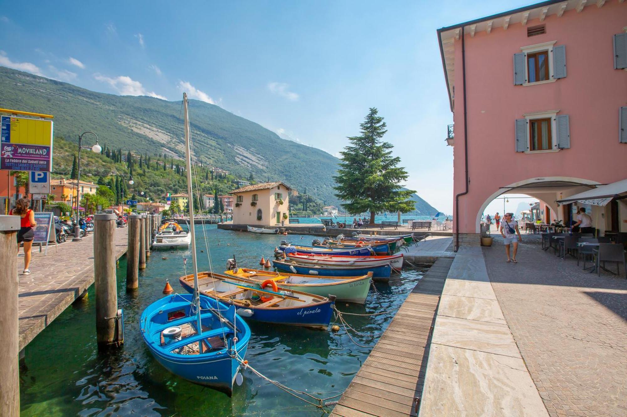 Casa Alpino Aparthotel Riva del Garda Ngoại thất bức ảnh