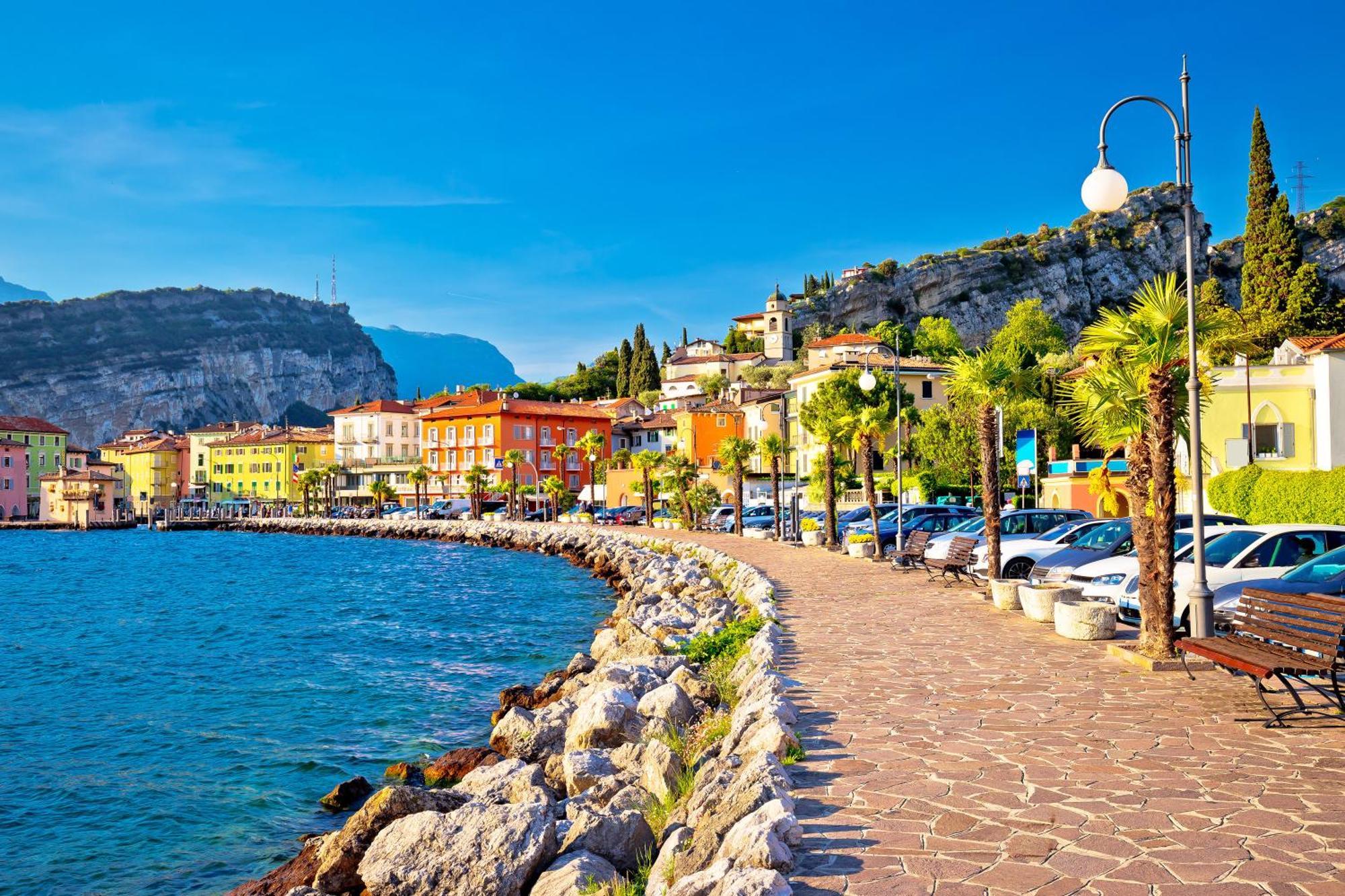 Casa Alpino Aparthotel Riva del Garda Ngoại thất bức ảnh