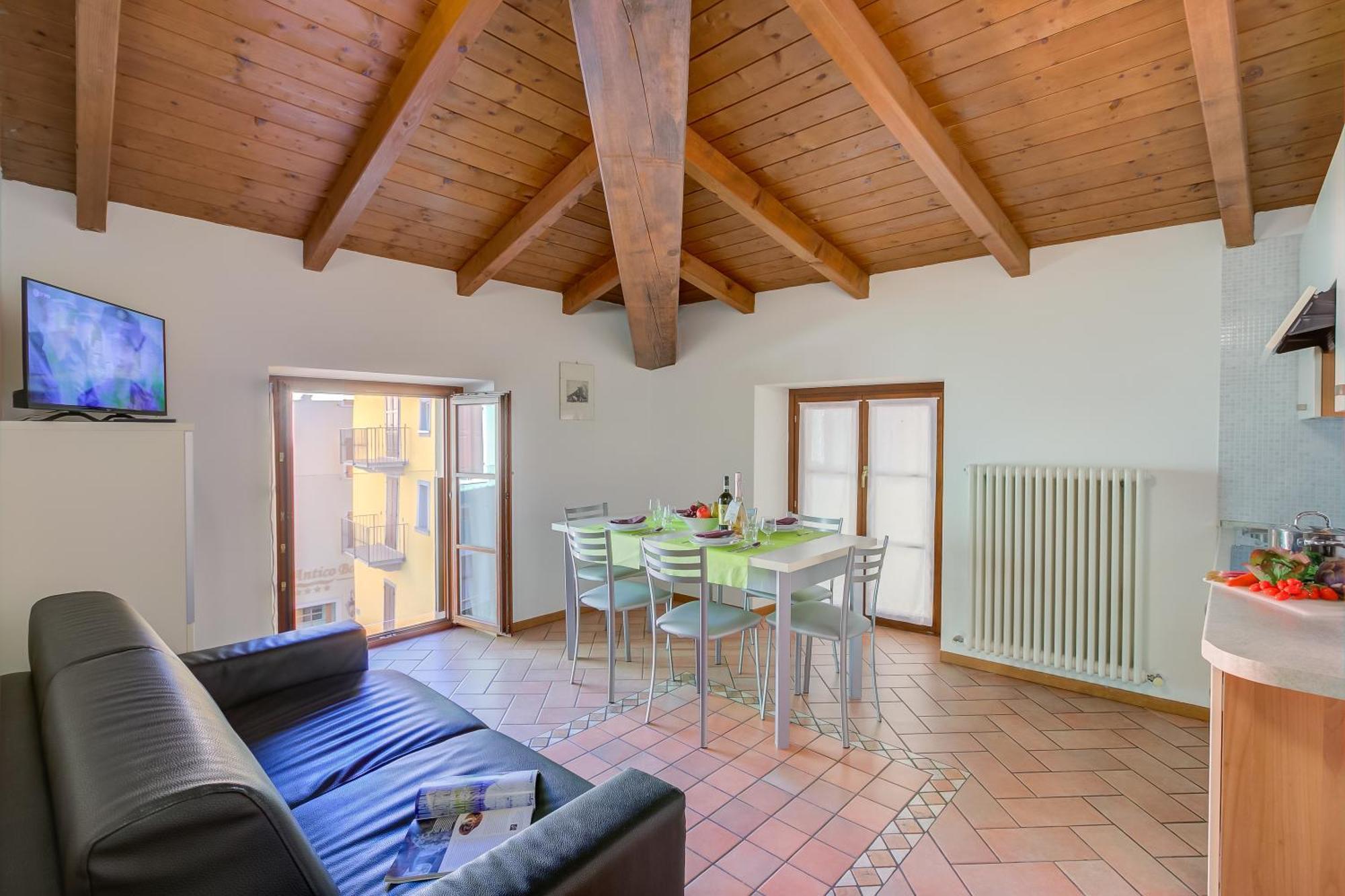 Casa Alpino Aparthotel Riva del Garda Ngoại thất bức ảnh